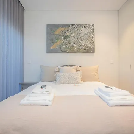 Apartment Liiiving In Porto - Dragao Pool View Apartments